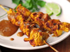 FISTIK EZMELİ SOSLU TAVUK (CHICKEN SATAY) TARİFİ, NASIL YAPILIR?