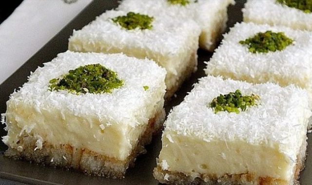 ETİMEKLİ PASTA TARİFİ, NASIL YAPILIR? Meyveli ve Çikolatalı Pasta