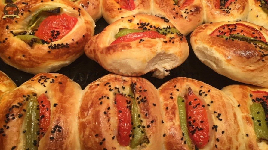 Pizza Poğaç Tarifi Nasıl Yapılır Pizza Poğaç Tarifi Nasıl Yapılır