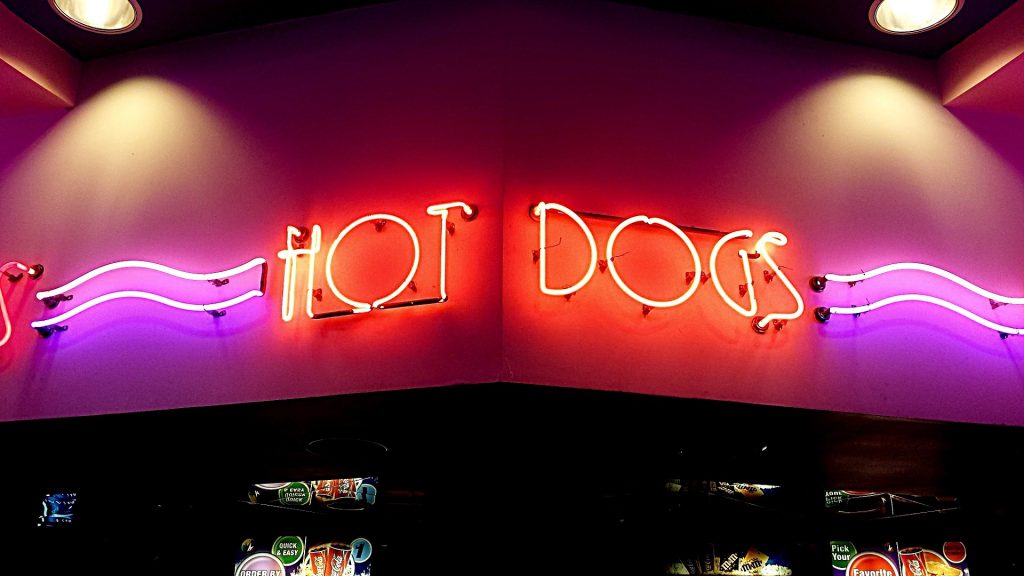 hot-dogs-676469_1920